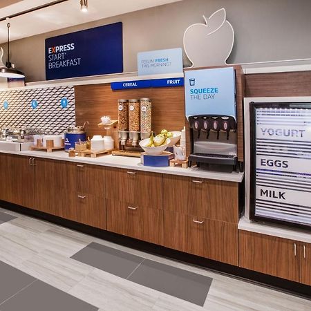 Holiday Inn Express & Suites - Ottawa By Ihg Экстерьер фото