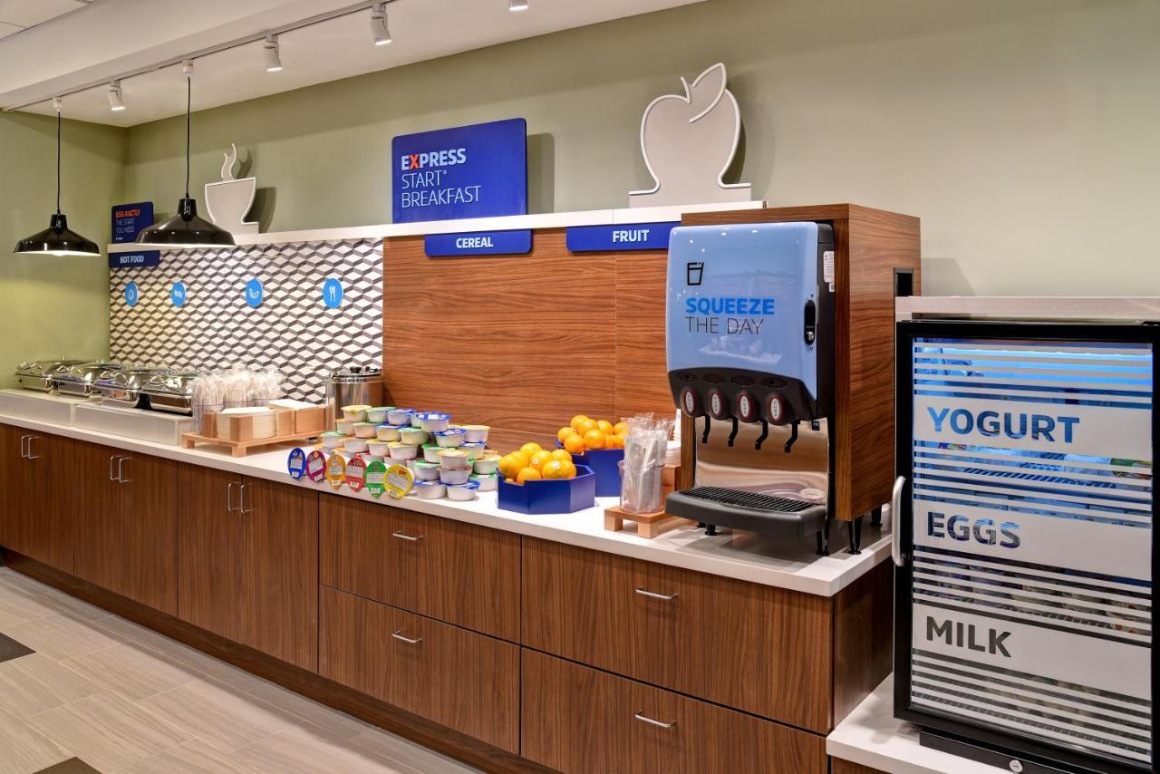Holiday Inn Express & Suites - Ottawa By Ihg Экстерьер фото